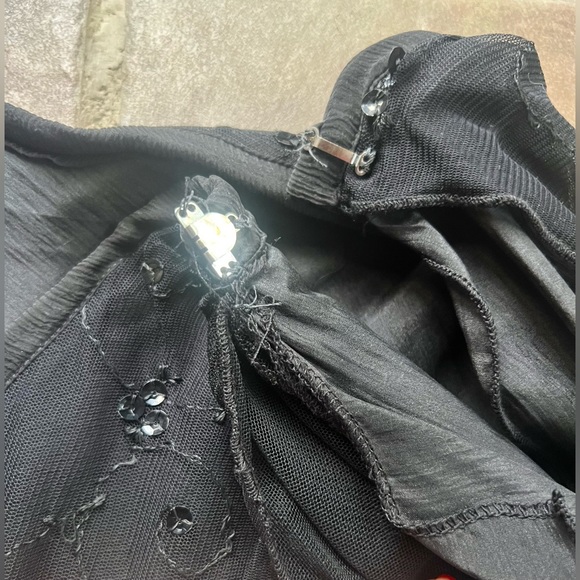 Unique formal black set made by a designer perfect for this season - Picture 4 of 11